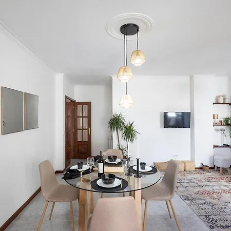 Apartment 3br Wonder By Lovelystay Braga